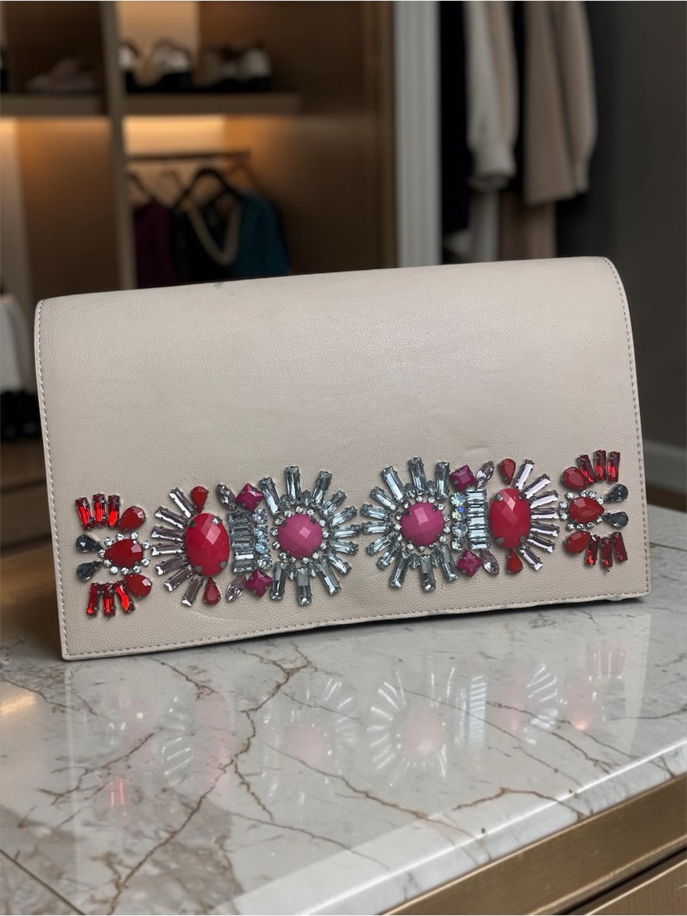 EXPRESS PINK CLUTCH WITH FLORAL RHINESTONE DESIGN - EXCELLENT CONDITION! NWT